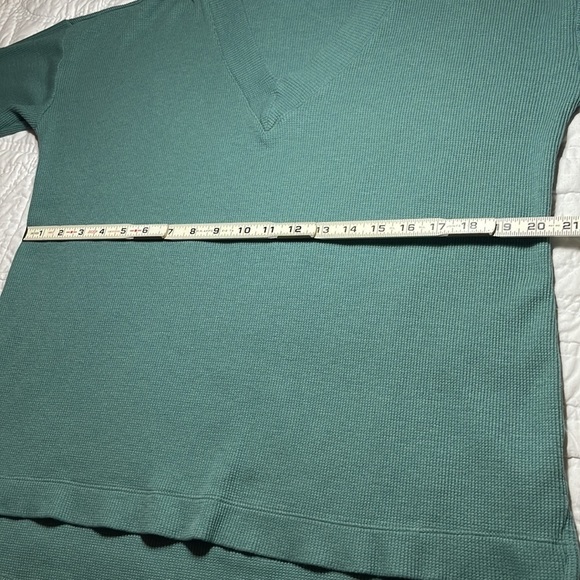 J Jill Waffle Knit High Low Lightweight Longsleeve V Neck Tunic Flowy M - Picture 9 of 10